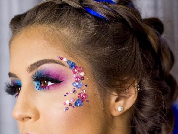 Make de carnaval feita pela maquiadora Jess Vieira por Divulgação