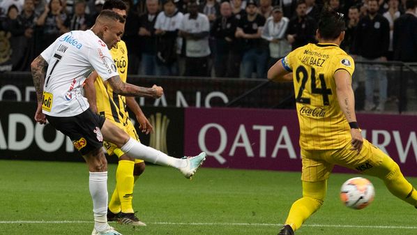 O desempenho do Corinthians cai pela metade nos outros duelos de 2020. Em dez jogos, o time de Tiago Nunes venceu apenas duas vezes, com quatro empates e quatro derrotas