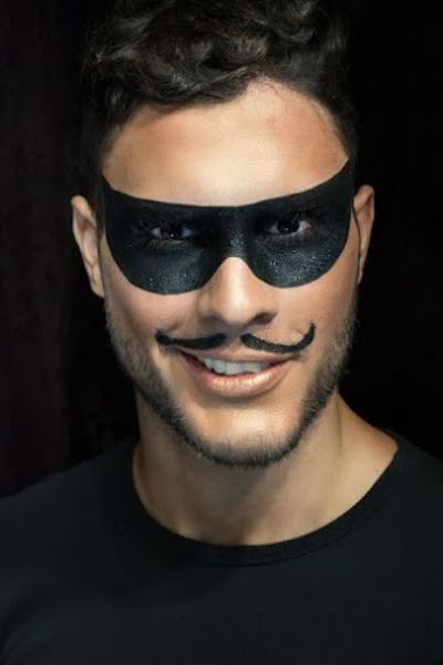 Charme do Mascarado: Inconfundível e adorável, o Zorro é uma aposta certeira para o Carnaval. É só maquiagem, basicamente! por Pinterest