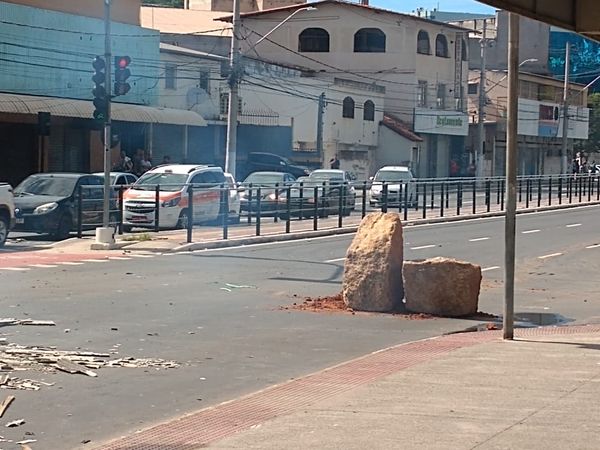 Criminosos armados provocam terror na Leitão da Silva, em Vitória por Internauta | A Gazeta