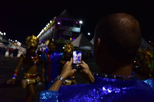 Sinal verde para o Carnaval de Vitória: bastidores da Pega no Samba e clima de festa no Sambão do Povo por Rodrigo Gavini