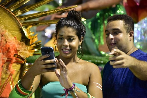 Sinal verde para o Carnaval de Vitória: bastidores da Pega no Samba e clima de festa no Sambão do Povo por Rodrigo Gavini