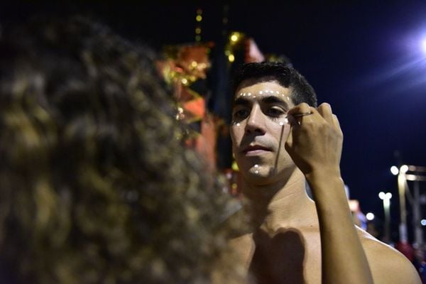 Sinal verde para o Carnaval de Vitória: bastidores da Pega no Samba e clima de festa no Sambão do Povo por Rodrigo Gavini