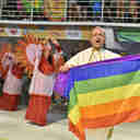 Imagem - Piedade causa no Sambão com papa Francisco levando a bandeira LGBT