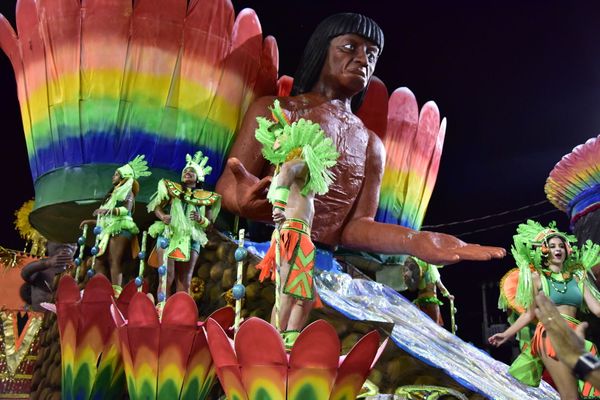 Primeira a entrar na avenida, Pega no Samba aposta no enredo "intolerância jamais" e ainda pede paz por Rodrigo Gavini