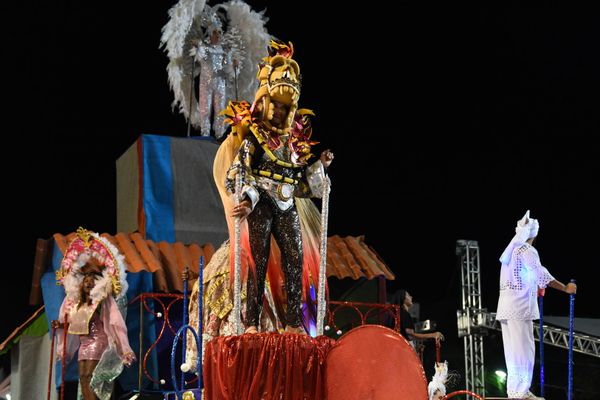 Primeira a entrar na avenida, Pega no Samba aposta no enredo "intolerância jamais" e ainda pede paz por Ricardo Medeiros