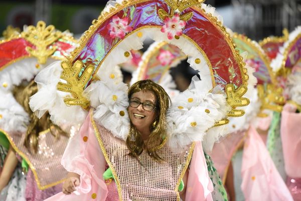 Primeira a entrar na avenida, Pega no Samba aposta no enredo "intolerância jamais" e ainda pede paz por Ricardo Medeiros