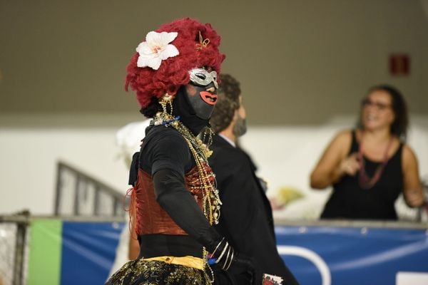 Primeira a entrar na avenida, Pega no Samba aposta no enredo "intolerância jamais" e ainda pede paz por Ricardo Medeiros