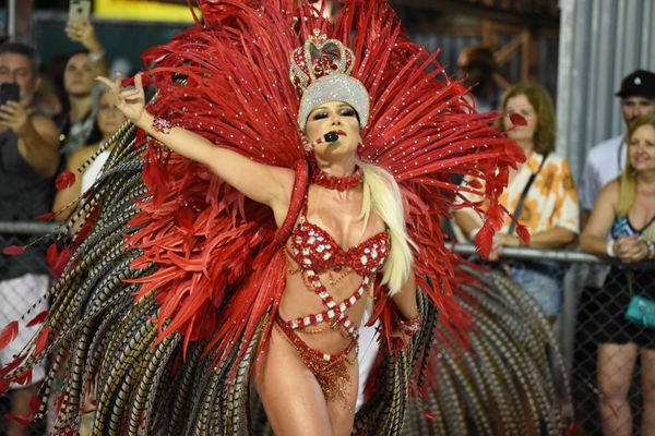 Primeira a entrar na avenida, Pega no Samba aposta no enredo "intolerância jamais" e ainda pede paz por Ricardo Medeiros
