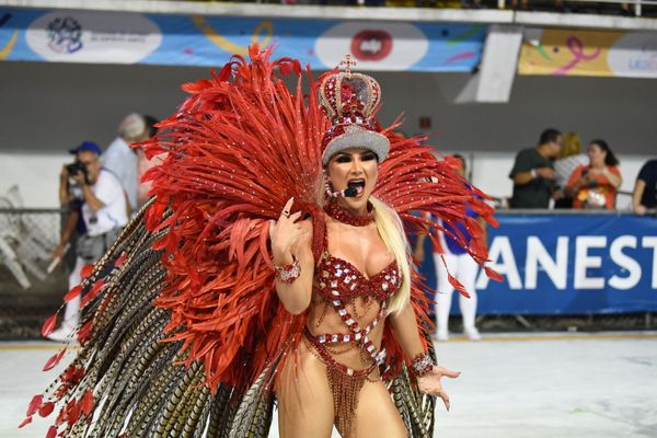 Primeira a entrar na avenida, Pega no Samba aposta no enredo "intolerância jamais" e ainda pede paz por Ricardo Medeiros