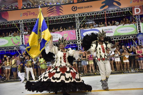 Rosas de Ouro, escola de samba da Serra, fala sobre a luta do povo negro  por Rodrigo Gavini