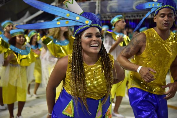 Rosas de Ouro, escola de samba da Serra, fala sobre a luta do povo negro  por Rodrigo Gavini