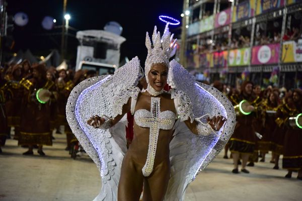 Unidos da Piedade abre desfiles de sábado  - Carnaval 2020 por Rodrigo Gavini