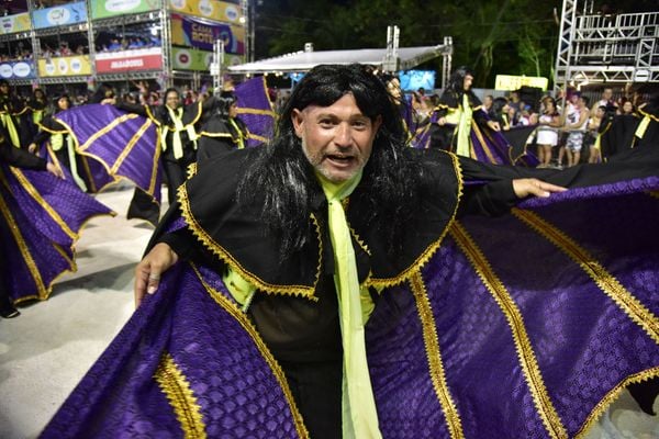 undefined por Rodrigo Gavini