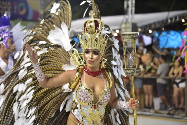 Unidos de Barreiros contagia Sambão do Povo com a magia do tempo por Rodrigo Gavini