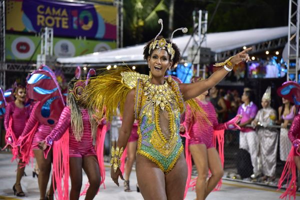 Unidos de Barreiros contagia Sambão do Povo com a magia do tempo por Rodrigo Gavini