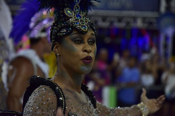 Unidos de Barreiros contagia Sambão do Povo com a magia do tempo por Rodrigo Gavini