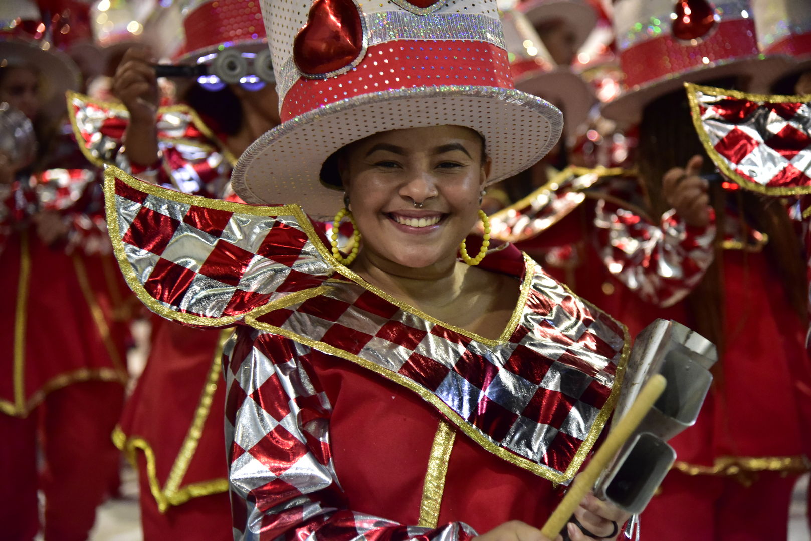 Unidos de Barreiros contagia Sambão do Povo com a magia do tempo