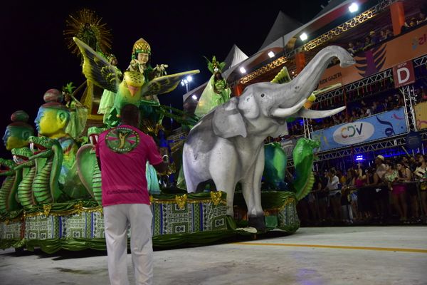 Verde e rosa capixaba, Andaraí exalta a cachaça, símbolo da cultura brasileira por Rodrigo Gavini