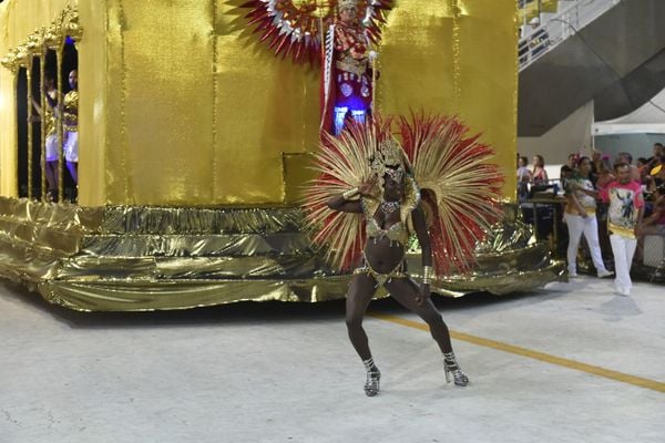 A Imperatriz do Forte foi a sexta escola a desfilar no Sambão do Povo por Vitor Jubini
