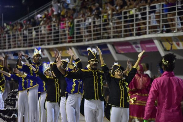 A Imperatriz do Forte foi a sexta escola a desfilar no Sambão do Povo por Rodrigo Gavini