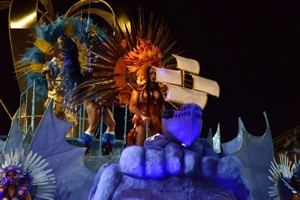 A Imperatriz do Forte foi a sexta escola a desfilar no Sambão do Povo por Rodrigo Gavini