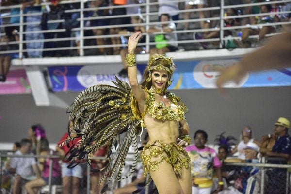 A Imperatriz do Forte foi a sexta escola a desfilar no Sambão do Povo por Rodrigo Gavini