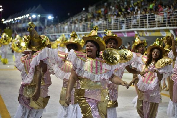 A Imperatriz do Forte foi a sexta escola a desfilar no Sambão do Povo por Rodrigo Gavini