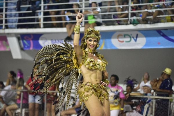 A Imperatriz do Forte foi a sexta escola a desfilar no Sambão do Povo por Rodrigo Gavini