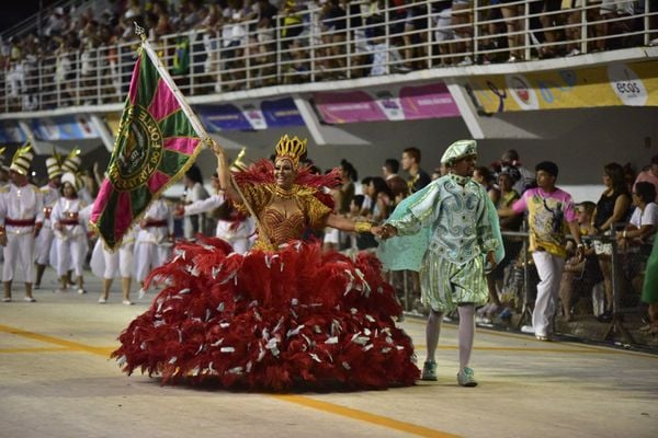 A Imperatriz do Forte foi a sexta escola a desfilar no Sambão do Povo por Rodrigo Gavini