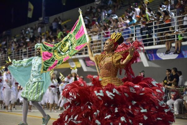A Imperatriz do Forte foi a sexta escola a desfilar no Sambão do Povo por Rodrigo Gavini
