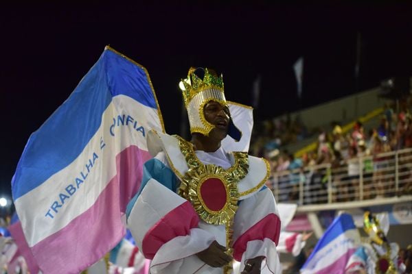 A Imperatriz do Forte foi a sexta escola a desfilar no Sambão do Povo por Rodrigo Gavini