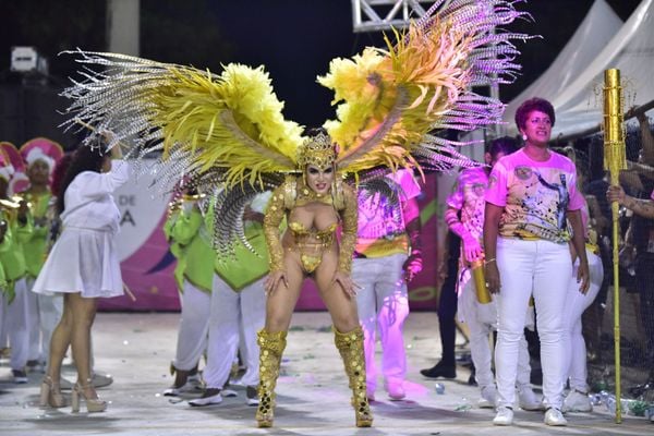 A Imperatriz do Forte foi a sexta escola a desfilar no Sambão do Povo por Rodrigo Gavini