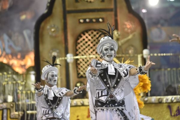 Bateria e samba da Boa Vista conquistaram arquibancadas e camarotes por Vitor Jubini