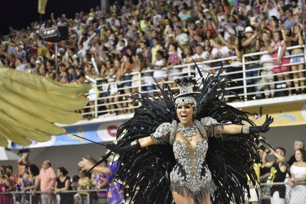 Bateria e samba da Boa Vista conquistam arquibancadas e camarotes por Vitor Jubini