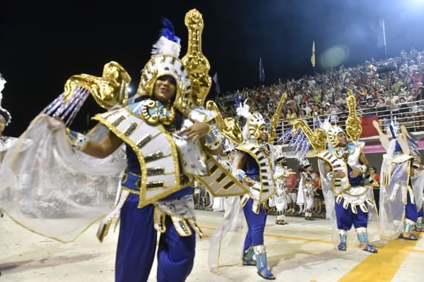Bateria e samba da Boa Vista conquistaram arquibancadas e camarotes por Vitor Jubini