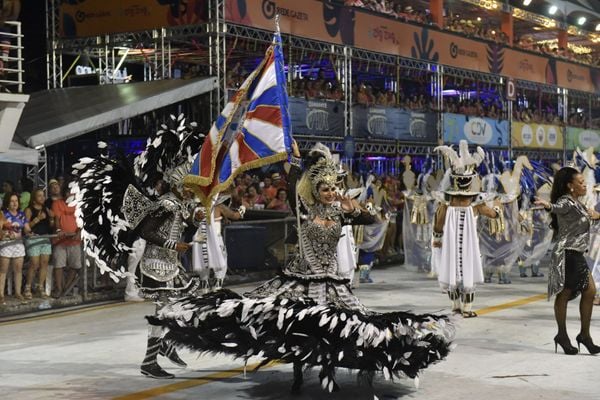 Bateria e samba da Boa Vista conquistaram arquibancadas e camarotes por Vitor Jubini