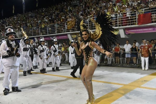 Bateria e samba da Boa Vista conquistaram arquibancadas e camarotes por Vitor Jubini