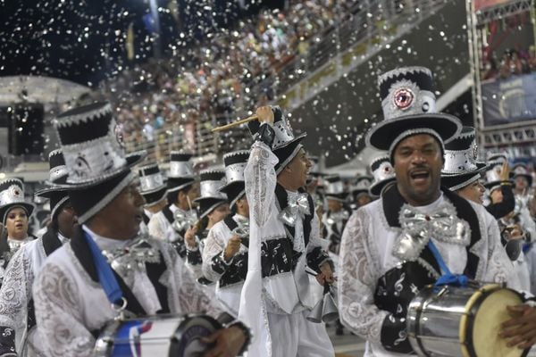 Bateria e samba da Boa Vista conquistaram arquibancadas e camarotes por Vitor Jubini