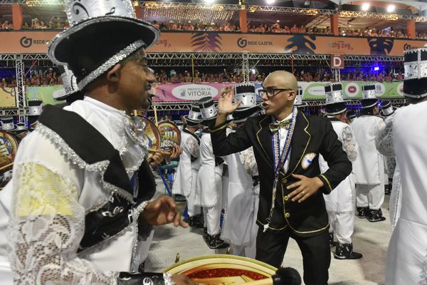 Bateria e samba da Boa Vista conquistam arquibancadas e camarotes por Vitor Jubini