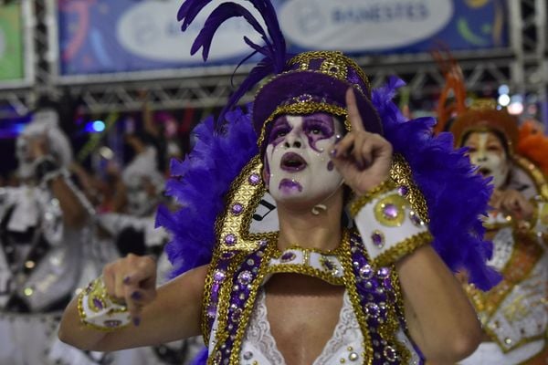 Bateria e samba da Boa Vista conquistaram arquibancadas e camarotes por Rodrigo Gavini