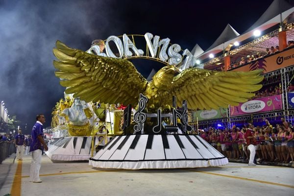 Bateria e samba da Boa Vista conquistaram arquibancadas e camarotes por Rodrigo Gavini