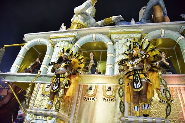 Bateria e samba da Boa Vista conquistaram arquibancadas e camarotes por Rodrigo Gavini