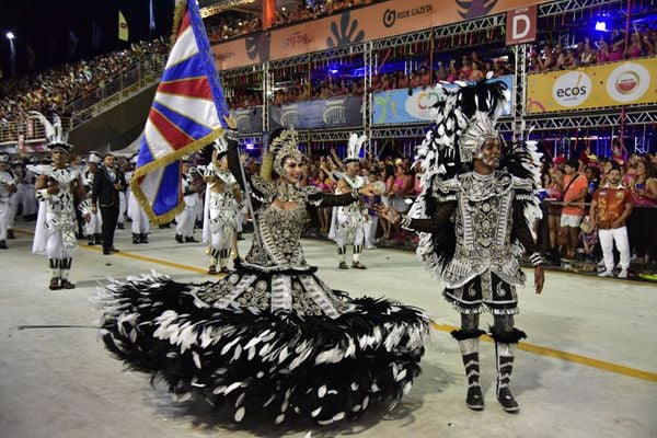 Bateria e samba da Boa Vista conquistaram arquibancadas e camarotes por Rodrigo Gavini