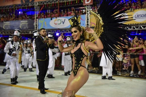 Bateria e samba da Boa Vista conquistaram arquibancadas e camarotes por Rodrigo Gavini