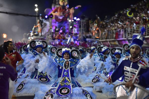 Bateria e samba da Boa Vista conquistaram arquibancadas e camarotes por Rodrigo Gavini