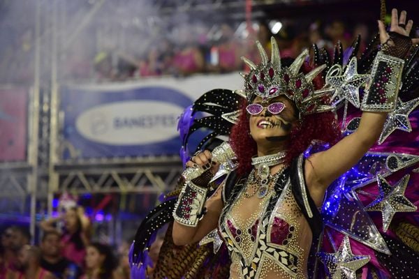 Bateria e samba da Boa Vista conquistaram arquibancadas e camarotes por Rodrigo Gavini