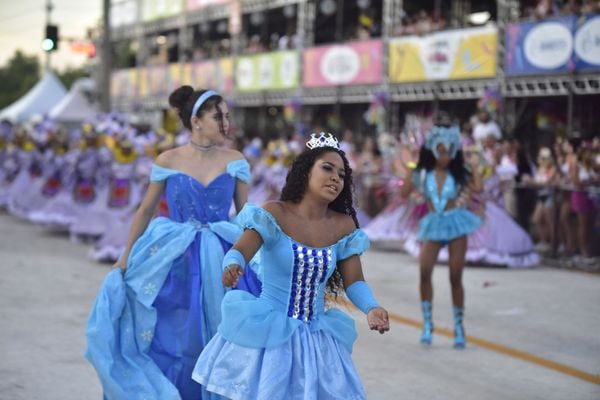 Desfile da escola de samba Unidos de São Torquato por Rodrigo Gavini