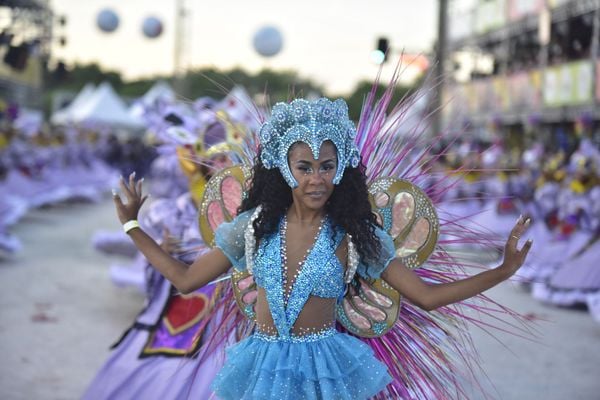 Desfile da escola de samba Unidos de São Torquato por Rodrigo Gavini