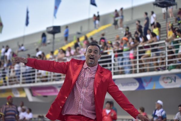 Desfile da escola de samba Unidos de São Torquato por Rodrigo Gavini